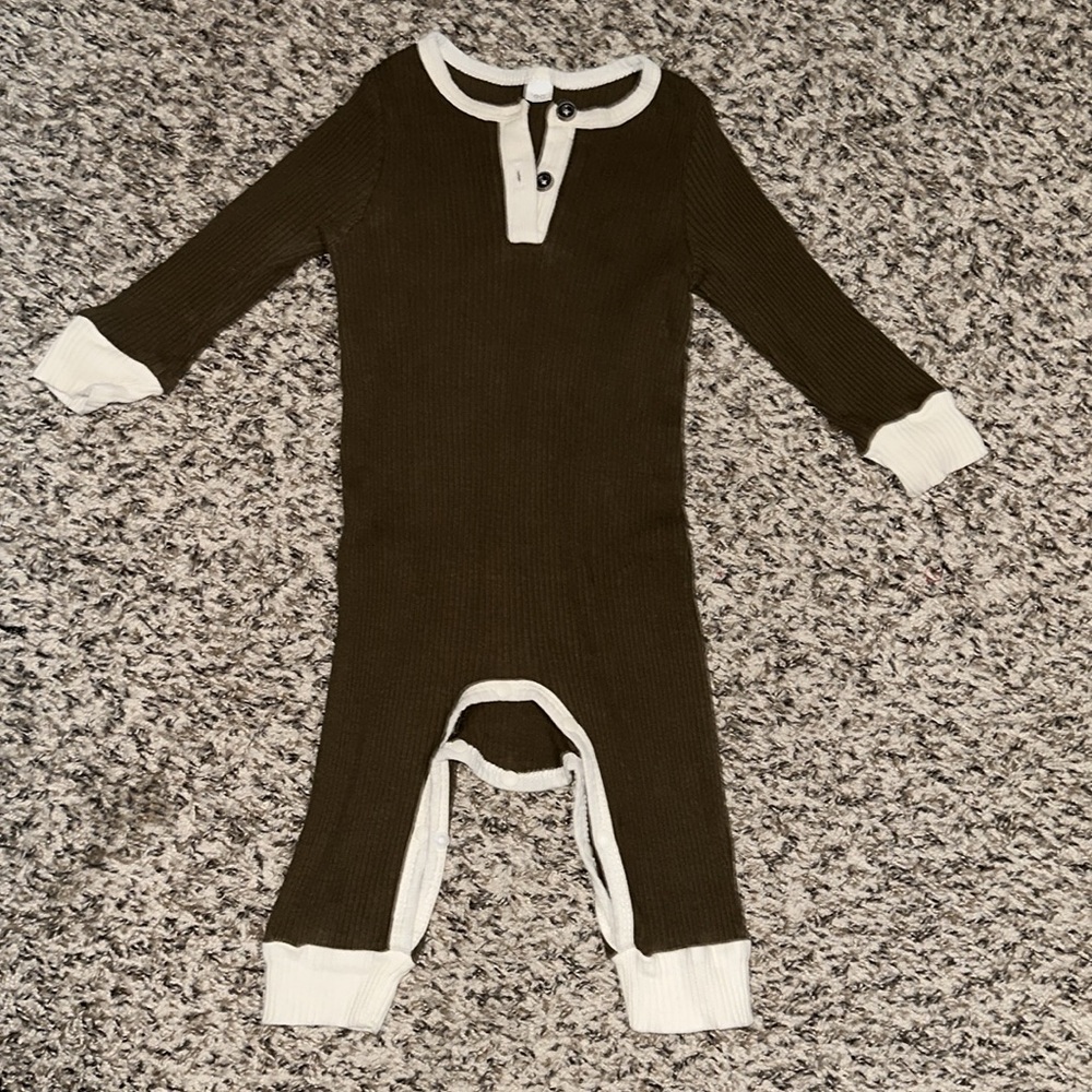 3 One Piece Rompers - Picture 3 of 8